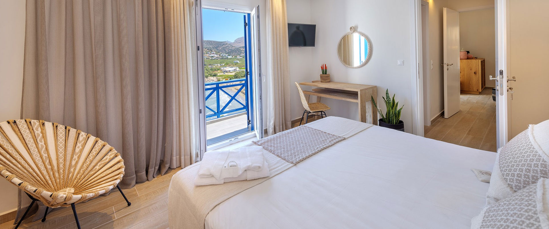 Dolphin Bay Seaside Resort & Suites - Γαλησσάς, Σύρος