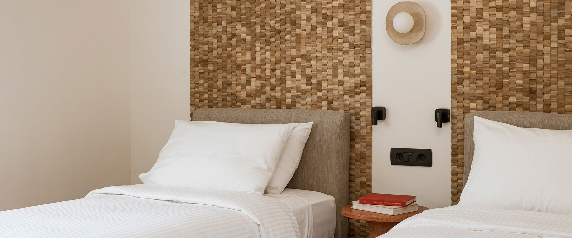 Dolphin Bay Seaside Resort & Suites - Γαλησσάς, Σύρος