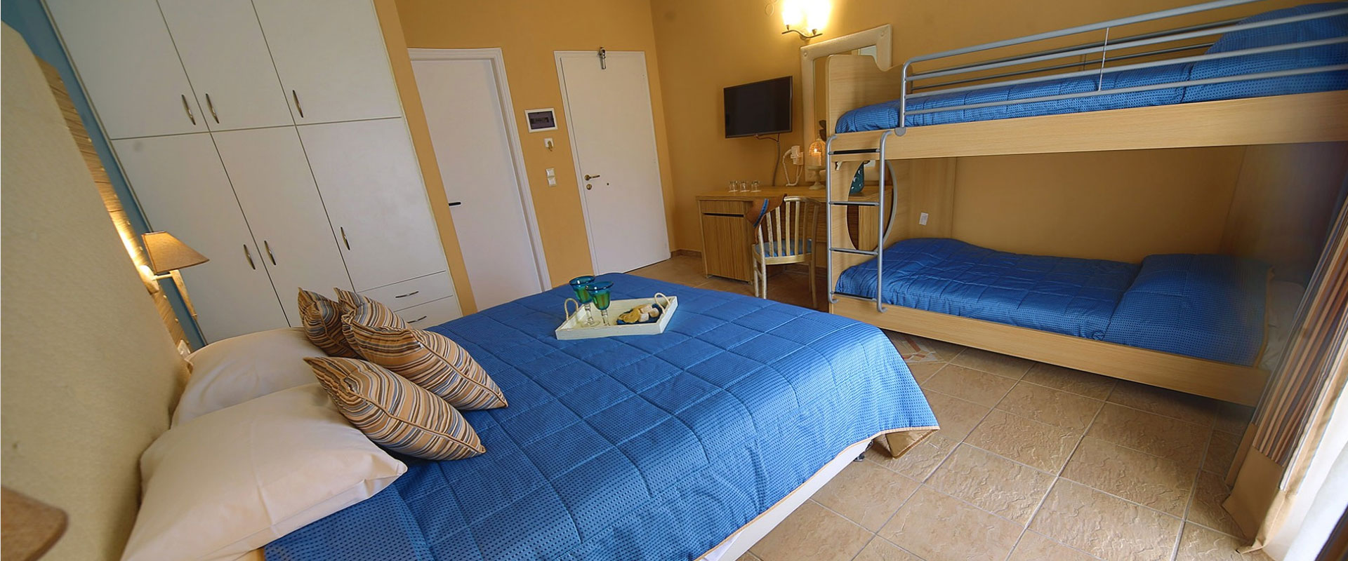 Dolphin Bay Seaside Resort & Suites - Γαλησσάς, Σύρος